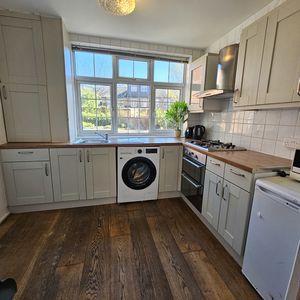 KITCHEN- click for photo gallery